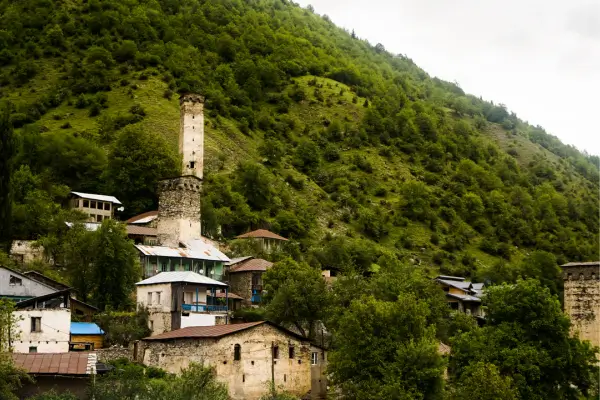 Roteiro de Svaneti na Geórgia, Percurso Alpino Entre Vilarejos Medievais e Montanhas do Cáucaso